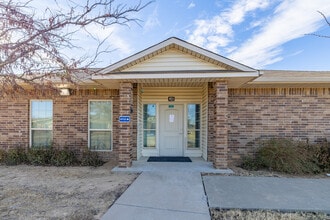 Cottage Park McAlester in Mcalester, OK - Foto de edificio - Building Photo