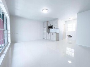 1007 SE 2nd Ct in Fort Lauderdale, FL - Building Photo - Building Photo