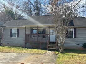 1405 Clintwood Ct in Jefferson City, TN - Building Photo