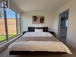 990 W 52nd Ave in Vancouver, BC - Building Photo - Building Photo