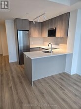 2485 Eglinton Ave W in Mississauga, ON - Building Photo - Building Photo