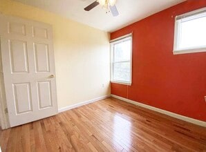 221 Sterrett St, Unit 3 in Pittsburgh, PA - Foto de edificio - Building Photo