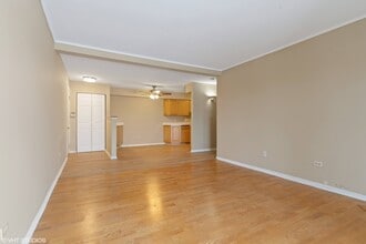 1515 N Windsor Dr in Arlington Heights, IL - Building Photo - Building Photo