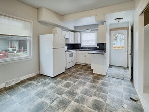 1068 Godfrey Ave SW in Grand Rapids, MI - Building Photo - Building Photo