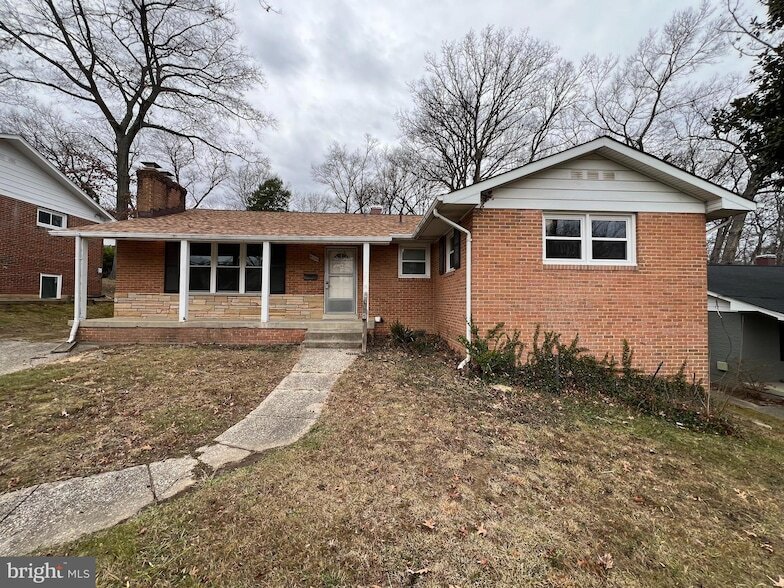 9104 St Andrews Pl in College Park, MD - Building Photo
