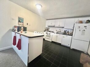 94 Beacon St in Somerville, MA - Building Photo - Building Photo