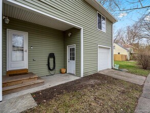 21539 Caledonia Ave in Hazel Park, MI - Building Photo - Building Photo