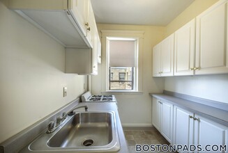 1160 Commonwealth Ave in Boston, MA - Building Photo - Building Photo
