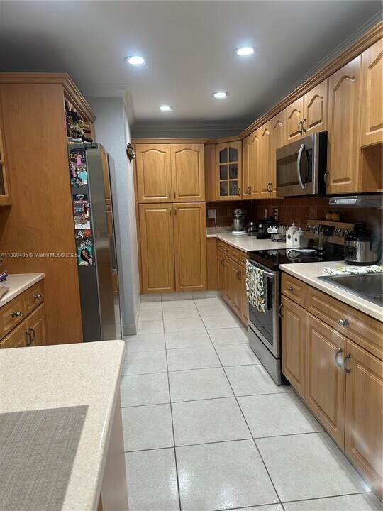 5505 W 14th Ln in Hialeah, FL - Building Photo