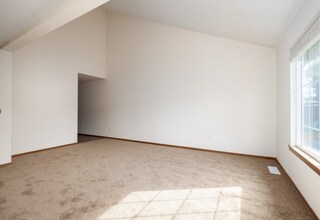 2306 E Division St in Mount Vernon, WA - Foto de edificio - Building Photo