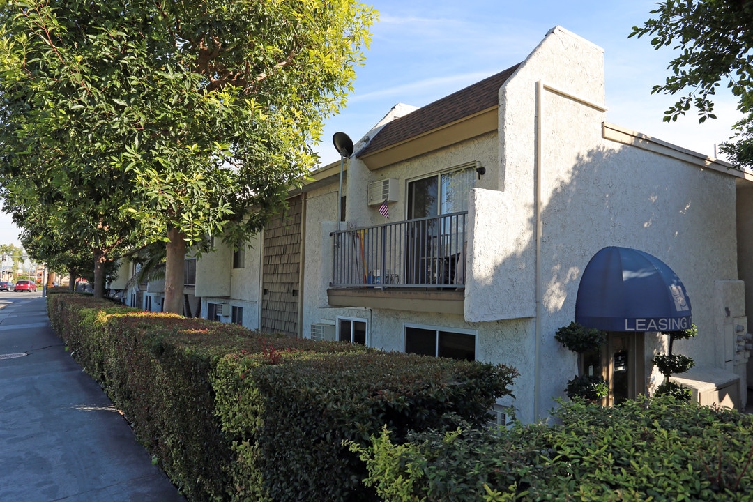 Imperial Park Apartments in Brea, CA - Foto de edificio