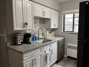 3522 Pembroke Ave in Cincinnati, OH - Building Photo - Building Photo