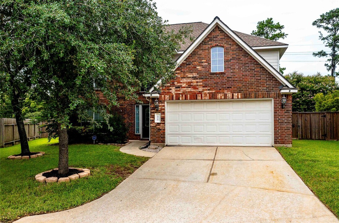 8218 Rushing Stream Ct in Tomball, TX - Building Photo