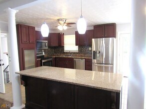 8337 Holly Dr in Jonesboro, GA - Building Photo - Building Photo