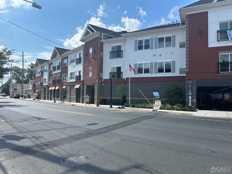 526 North Ave-Unit -318 in Dunellen, NJ - Building Photo