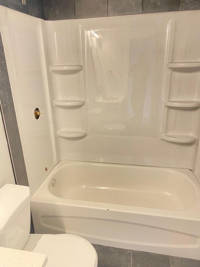 12525-12118 118 Ave NW in Edmonton, AB - Building Photo - Building Photo