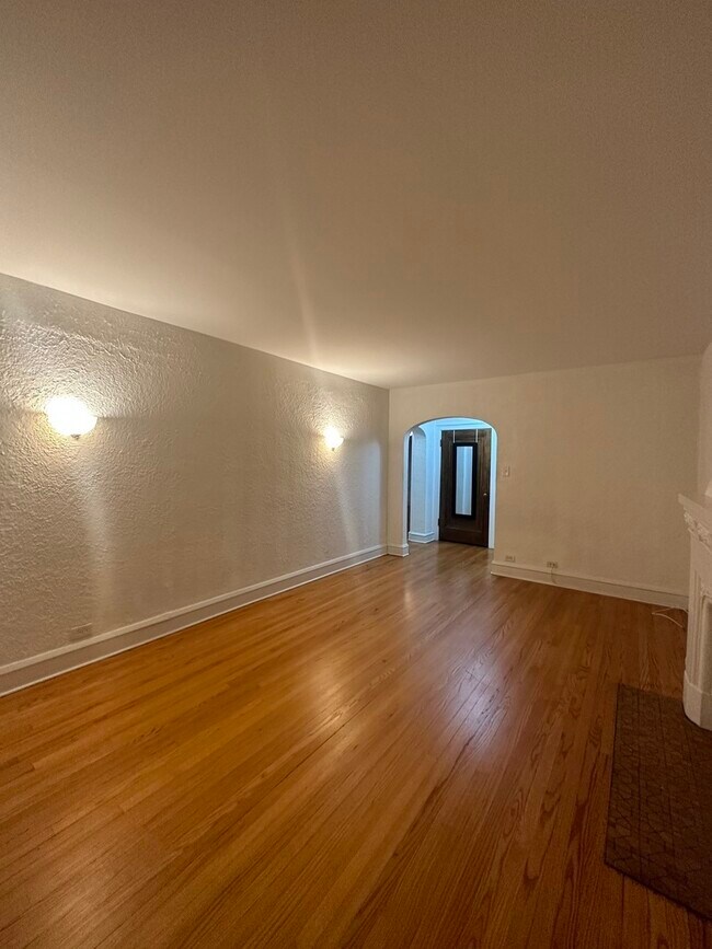 2333 W Farwell Ave in Chicago, IL - Building Photo - Building Photo