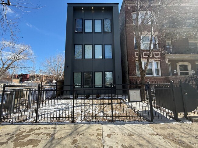 6031 S Vernon Ave in Chicago, IL - Building Photo - Building Photo