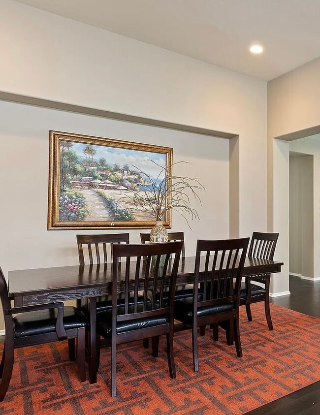 13821 Eaton Hollow Ave in Moorpark, CA - Building Photo - Building Photo