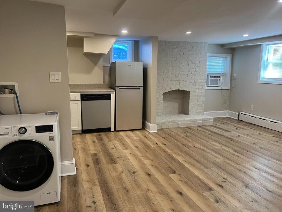 2509 Cliffbourne Pl NW in Washington, DC - Building Photo