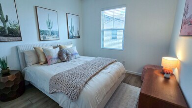 Rev3 Encanto West in Avondale, AZ - Foto de edificio - Building Photo