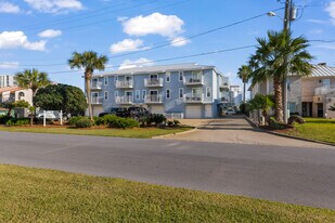 22 Moreno Point Rd in Destin, FL - Building Photo