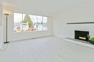 22928 Eagle Ave in Maple Ridge, BC - Building Photo - Building Photo