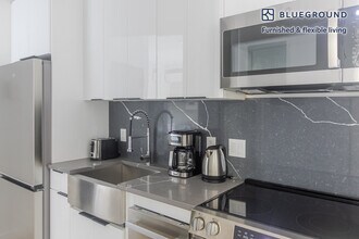 103 Mosco St in New York, NY - Building Photo - Building Photo