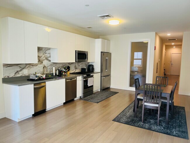 121 Portland St, Unit 408 in Boston, MA - Building Photo - Building Photo