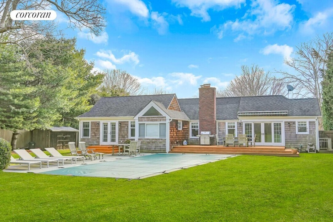 36 Oak Ln in Amagansett, NY - Building Photo