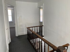 721 W 5th St in Waterloo, IA - Building Photo - Building Photo