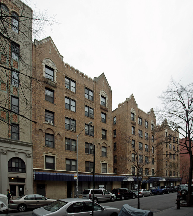 97-101 E 4th St in New York, NY - Building Photo - Building Photo