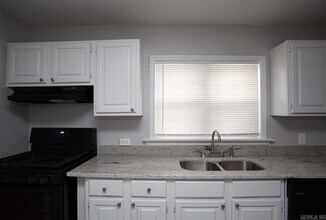 123 Saunders Dr in North Little Rock, AR - Building Photo - Building Photo