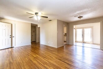 2611 44th St in Lubbock, TX - Building Photo - Building Photo