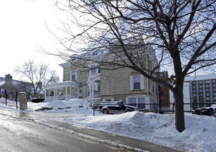 104 Langdon St in Madison, WI - Foto de edificio - Building Photo