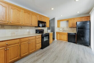 8710 W 99th Terrace in Overland Park, KS - Building Photo - Building Photo