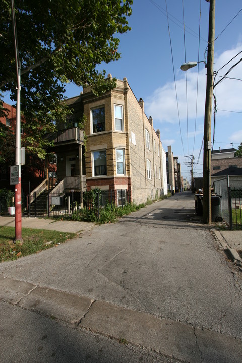 3226 W Potomac Ave in Chicago, IL - Building Photo