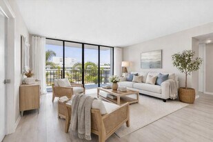 3800 Washington Rd in West Palm Beach, FL - Building Photo