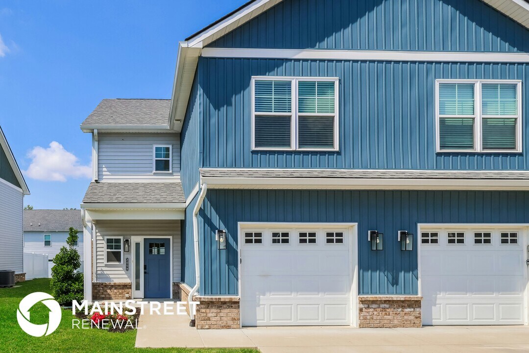 2058 Hoosier Way in Jeffersonville, IN - Building Photo