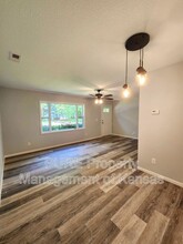 2617 SW Eveningside Dr in Topeka, KS - Building Photo - Building Photo