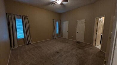 4924 Timberview Dr in Flower Mound, TX - Foto de edificio - Building Photo