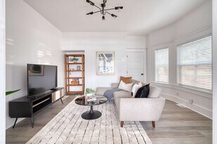 317 NE Beech St in Portland, OR - Building Photo