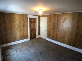 20 Winter St in Laconia, NH - Building Photo