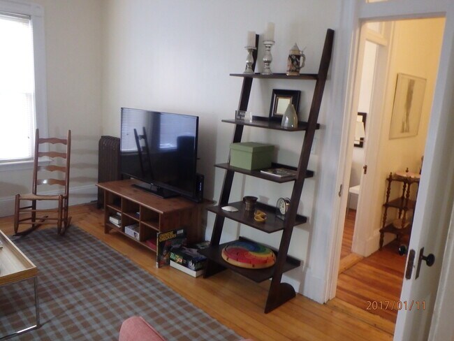 59 Monument Ave, Unit 1 in Boston, MA - Building Photo - Building Photo