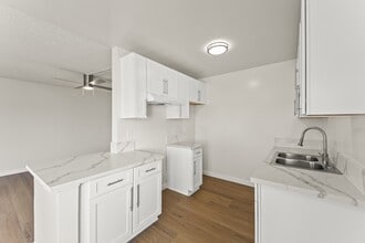 1339 W 109th St in Los Angeles, CA - Building Photo - Building Photo