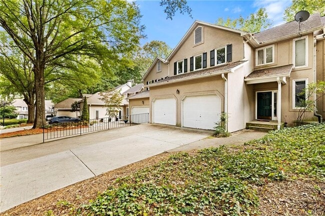 302 S River Farm Dr in Alpharetta, GA - Building Photo - Building Photo