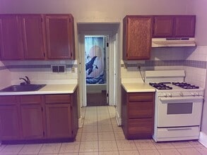 3260A N Newhall St in Milwaukee, WI - Foto de edificio - Building Photo