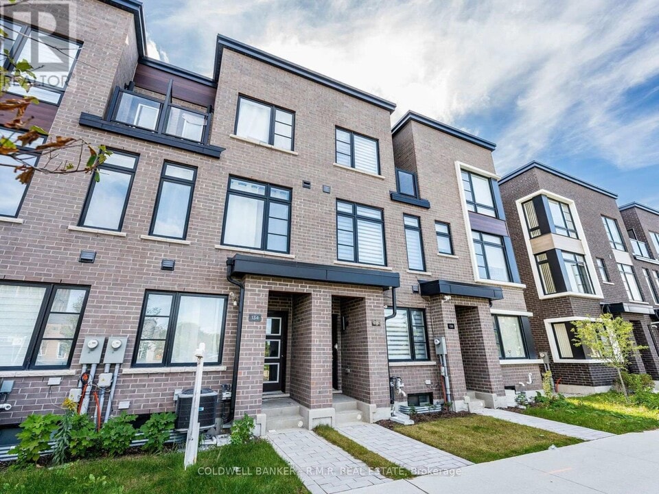 136 Brockley Dr in Toronto, ON - Building Photo
