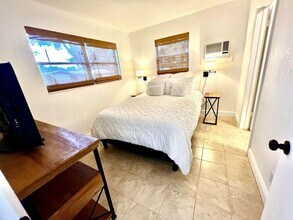 437 W Rambling Dr in Wellington, FL - Building Photo - Building Photo