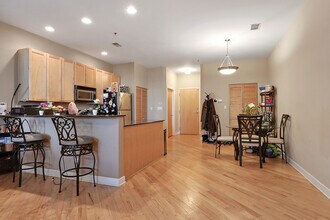 3113 W Lawrence Ave in Chicago, IL - Building Photo - Building Photo